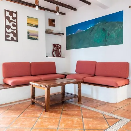Califurnia - Refurb Antique Villa